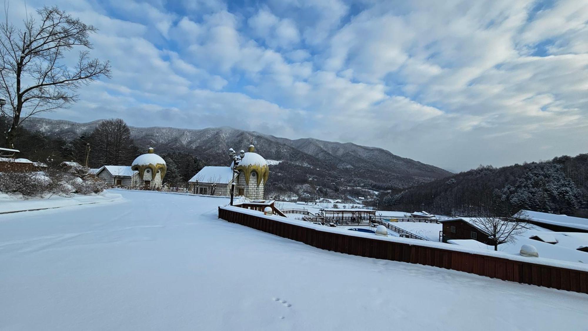 Elf Resort Hotel Pyeongchang Exterior photo