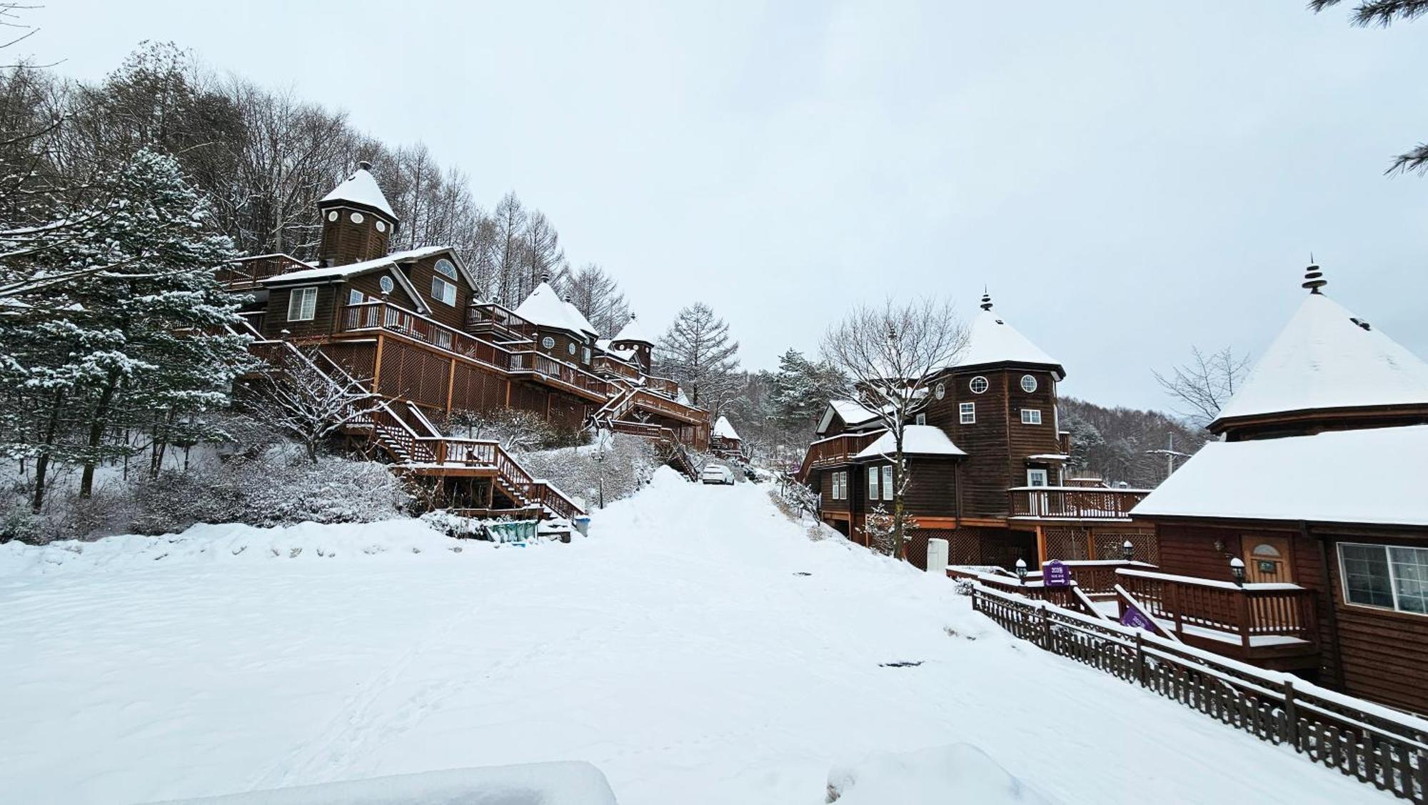 Elf Resort Hotel Pyeongchang Exterior photo